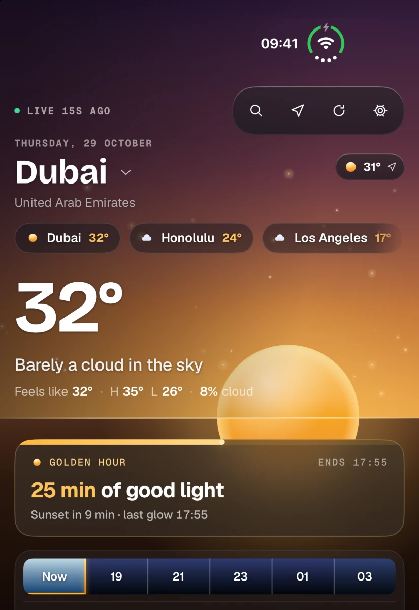 Nimbus on the iPhone Duo outer screen: Dubai in golden hour, 32°, the sun setting on the horizon